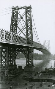 建設中のイーストリバーに架かるウィリアムズバーグ橋、1898年 作： G.P. Hall und Sohn