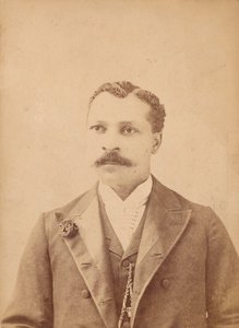 トベ・ブラウンの写真、1890年代。 作： G.W. Ferguson