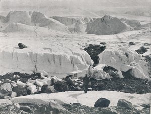 プリーストリー氷河の入り口にあるクレバスドアイス、c1911、1913
