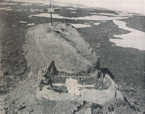 アデア岬のハンセンの墓、1911年、1913年