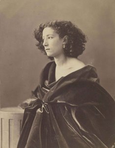 サラ・ベルナール1844-1923、1864の肖像。 作： Nadar