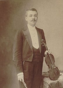 ヴァイオリン奏者で作曲家のアンリ・マルトーの肖像、1874～1934年。 作： Gaspard Félix Nadar