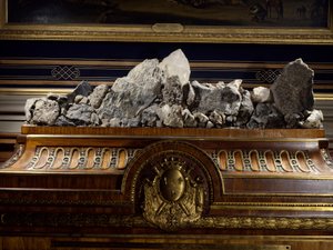 スウェーデンのエーベニスト、ハウプトによるコンデ王子の鉱物学的キャビネット。詳細1774年 シャンティコンデ美術館 作： Georg Haupt