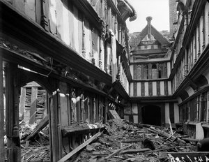 1941 年、コベントリーのグレイフライアーズ レーンにあるフォード病院への爆撃による被害。