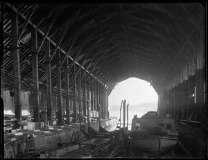 Devonport Dockyard、South Yard、Covered Slip No. 1、デボンポート、プリマス、1942 年。 作： George Bernard Mason