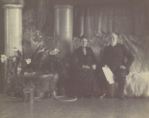 ルイス C. ティファニーのスタジオでのチャールズ E. ティファニー夫妻。 1890年。 作： George Collins Cox