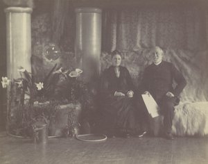 ルイス C. ティファニーのスタジオでのチャールズ L. ティファニー夫妻。 1890年。 作： George Collins Cox