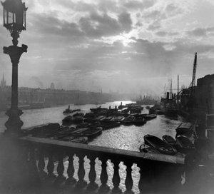 ロンドン橋の下流 作： George Davison Reid