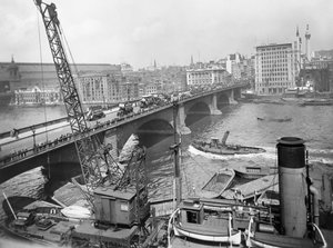 ロンドン橋、サザーク、ロンドン 作： George Davison Reid