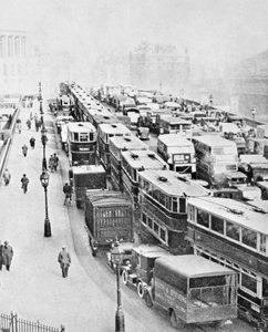 ブラックフライアーズ橋の交通渋滞、ロンドン、c1935 作： George Davison Reid