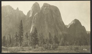 カセドラル・ロックス、標高2600フィート 作： George Fiske