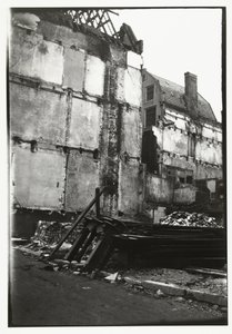 アムステルダムの通りの解体 作： George Hendrik Breitner