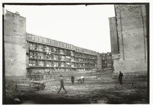 アムステルダムの Overtoom の新しい建設 作： George Hendrik Breitner