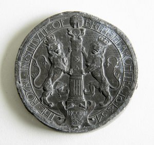 王立英国建築家協会のメダルがエッセイと測定された図面で授与された、1907年 作： George James Frampton