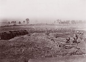 カリフォルニア州アトランタの前にある反乱軍の要塞。 1864年。 作： George N. Barnard