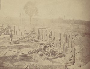 ジョージア州アトランタの前にある反乱軍の作品、No. 2、1864年。 作： George N. Barnard