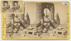 1871年、1871年のシカゴ火災後のモンローストリートとラサールストリートの北西の角にあるブライアンブロックの立体写真（カードマウントのbw写真） 作： George N. Barnard