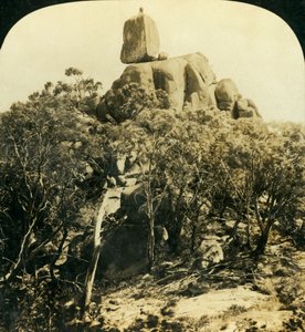 ルックアウトロック、バッファロー山脈、ビクトリア、オーストラリア、c1909。 作： George Rose