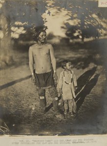 グローイング・ホーン親子（サック・アンド・フォックス・インディアン） 1873年、オクラホマ州サック・アンド・フォックス・インディアンのチーフ・カウンセラー（写真） 作： George W. Ingalls