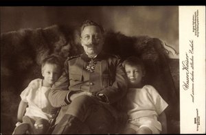 カイザー・ヴィルヘルム2世、2人の長男、リエシュ 3686 作： German Photographer