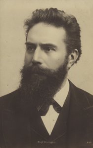 ヴィルヘルム・レントゲン（1845-1923）、ドイツの物理学者（モノクロ写真） 作： ドイツの写真家