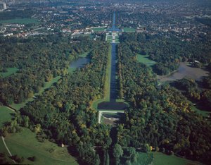 バロック芸術。ニンフェンブルク公園の航空写真 17世紀、ドイツ・ミュンヘン