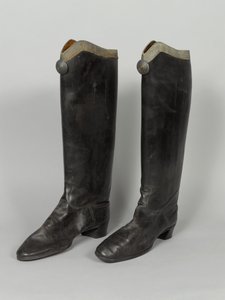コンノート公爵殿下が着用した第3フォン・ジーテン・ハッサーズのブーツ、1914年以前（ブーツ 作： German School