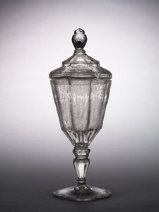 蓋付きカップ、シレジア、1725年頃（ガラス