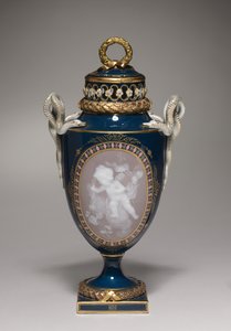 カバー付き花瓶、マイセン磁器工場、ドイツ、1881年 作： German School