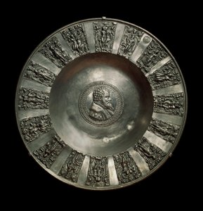 ドイツ美術：1560年頃の錫製サクソン皿。パリ、ルーブル美術館 作： German School