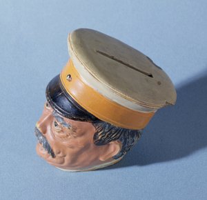 首相オットーフォンビスマルク（1815-98）（塗られたテラコッタ）の形の貯金箱（211409も参照） 作： German School