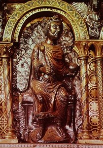 皇帝シャルルマーニュ（742-814）の神殿、1215（金とシャンペリーエナメル）の王位にある皇帝ロセア1世（795-855）の詳細 作： German School