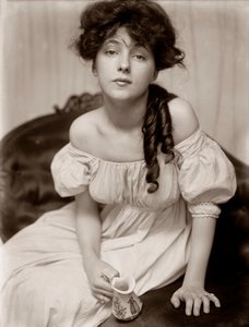 ガートルード・カセビアによるエヴリン・ネスビットの肖像 1900年頃（プラチナ・プリント