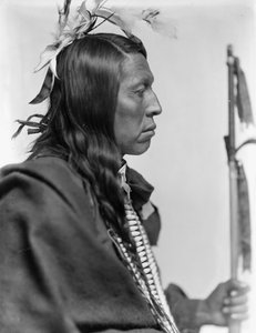 スー族の酋長フライングホーク、1900年頃（モノクロ写真 作： Gertrude Käsebier