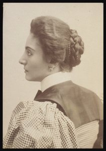 ジャコモ・ブローギ（1822-1881）によるジェンマ・ベリンシオーニ（1864-1950）の肖像、 - 写真 - 個人蔵 作： Giacomo Brogi