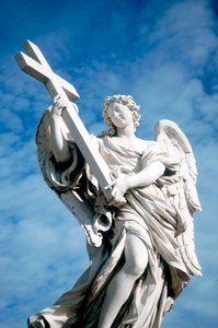 十字架を運ぶ天使、聖アンジェロ橋、ローマ、イタリア、1669 作： Gian Lorenzo Bernini