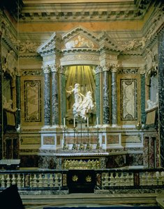 コルナロ礼拝堂、聖テレサのエクスタシーと祭壇の詳細写真 作： Gian Lorenzo Bernini