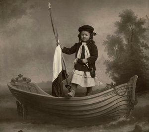 国旗を持ったリディア・マストラッキオの肖像 作： Phillipe de Marlier