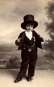 衣装を着た子供の肖像 作： Phillipe de Marlier