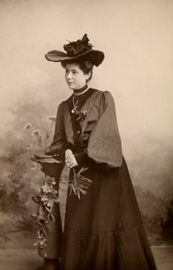 帽子をかぶったエレガントな女性の肖像 作： Phillipe de Marlier