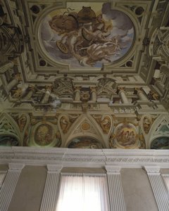 La chute de Phaeton (Phaethon) (1625) - Carloneによるだまし絵のフレスコ画 - 中世の古い城のホールの天井 (1320) - Cagnes sur Mer (Cagnes-sur-Mer), Alpes Maritimes (Alpes-Maritimes) (06) 作： Giovanni Battista Carlone