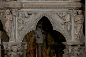 サンタンドレア教会の説教壇、1298年～1301年頃（大理石製 作： Giovanni Pisano