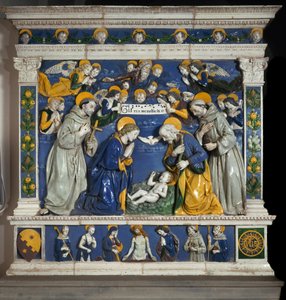 アッシジの聖フランソワとパドヴァの聖アンソニーのいる降誕祭（san antonio di padova） 神、イエス・キリスト、聖霊の鳩がいる三位一体を表現しています。ジョヴァンニ・デッラ・ロッビア（1469-1529）による1485年頃の薄暗い高浮彫り陶器 作： Giovanni della Robbia
