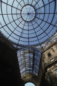 ガラスドームとペンダントの上方ビュー、1877年完成