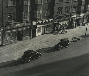 ロンドンの街並み 作： Godfrey Macdominic