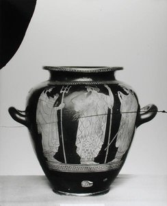 ポセイドン、ゼウス、ヘラを描いた屋根裏の赤像式スタムノス、紀元前525〜400年（陶器）