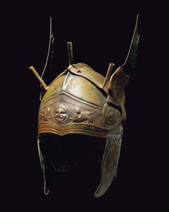 カルシディアンタイプの翼のあるヘルメット 作： Greek