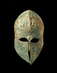コリント式ヘルメット、紀元前495年頃 作： Greek
