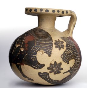 動物を描いたコリント式黒像球形アリーバロス、中コリント時代（紀元前600〜575年）（粘土） 作： Greek
