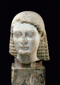 アテネ出身のクーロスの頭、紀元前510年頃（大理石）